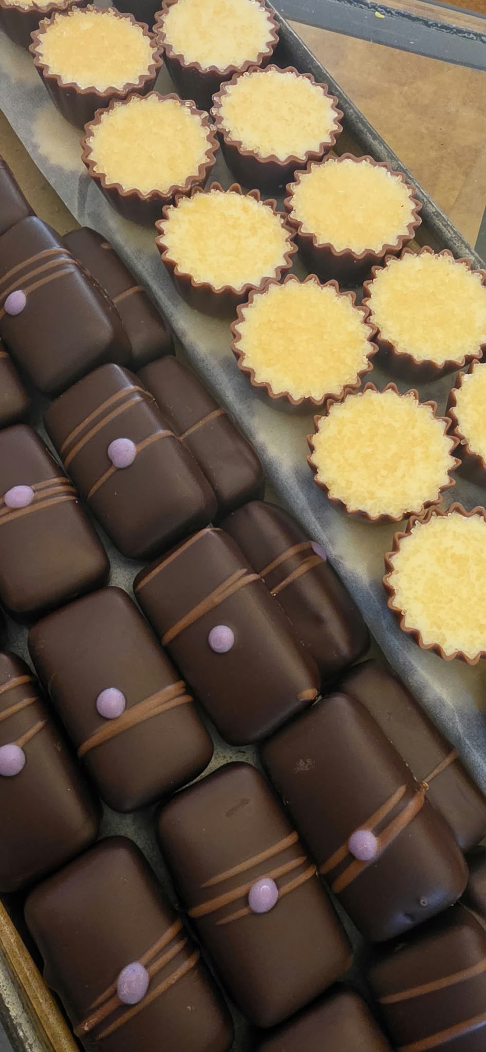 Chocoladebonbons en chocoladecupjes